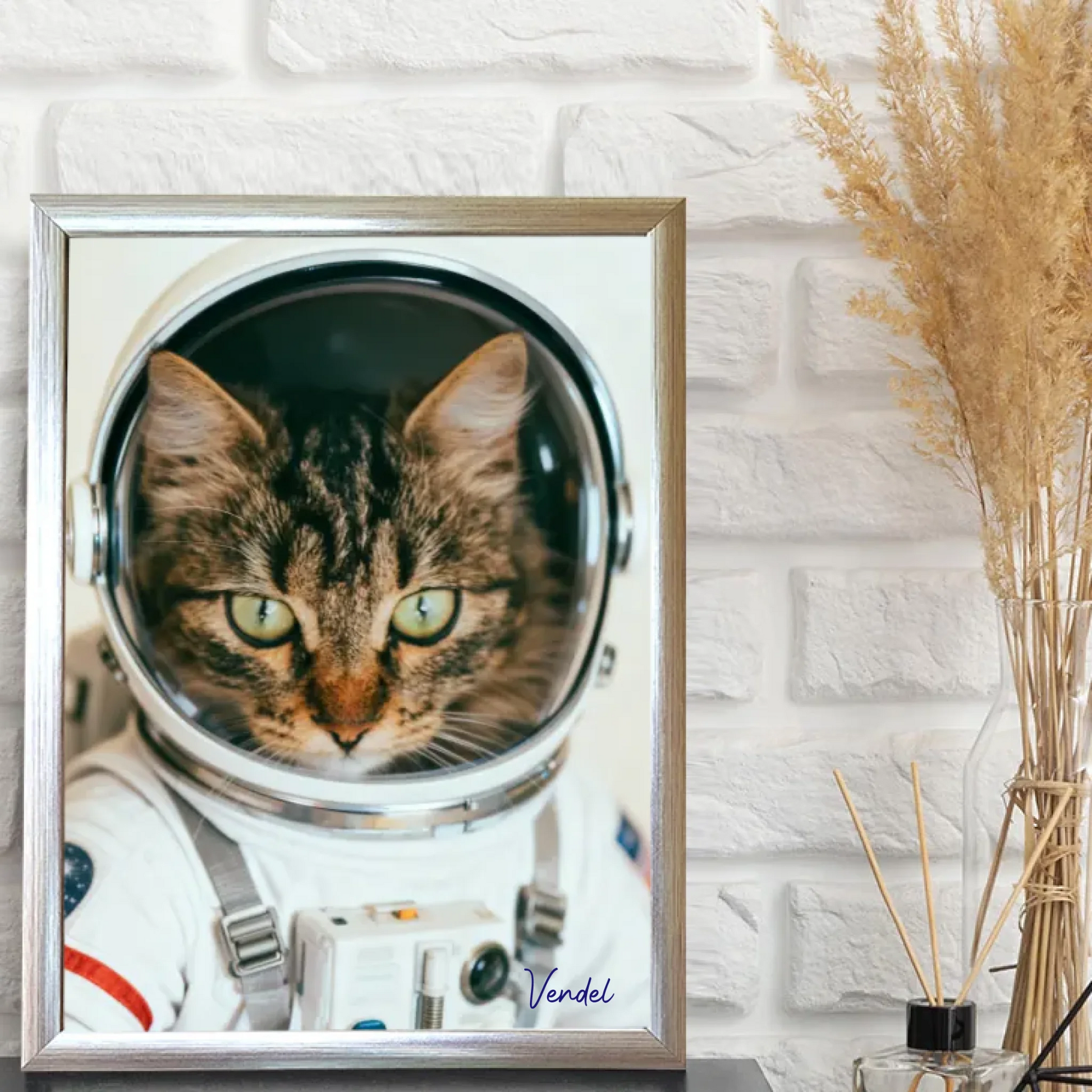 1-egyedi-ajandekok-frame-mockup-ezust