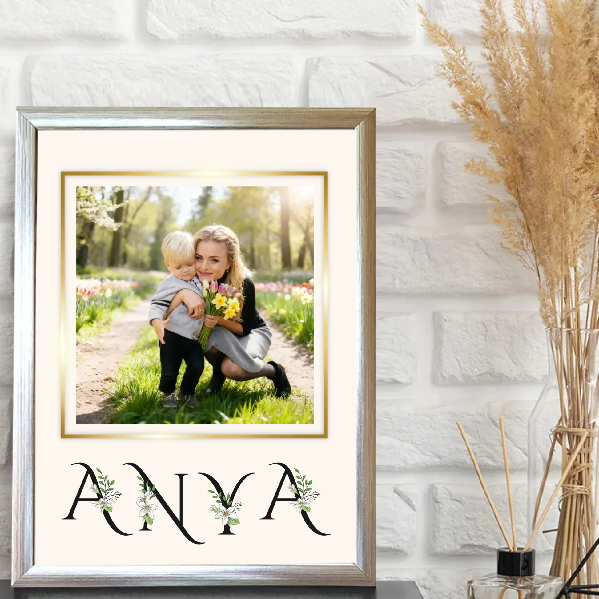 1-egyedi-ajandekok-frame-mockup-ezust