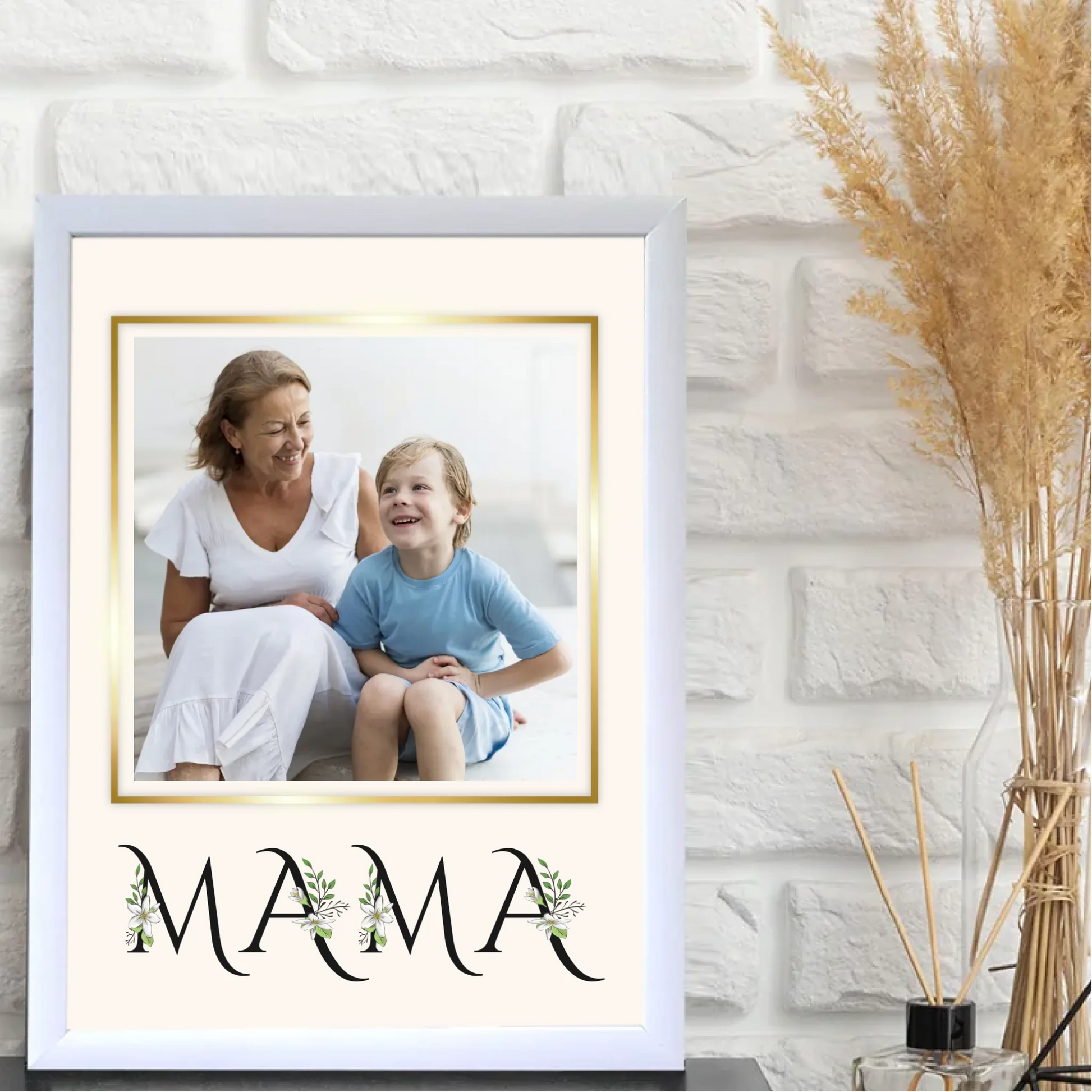 1-egyedi-ajandekok-frame-mockup-feher