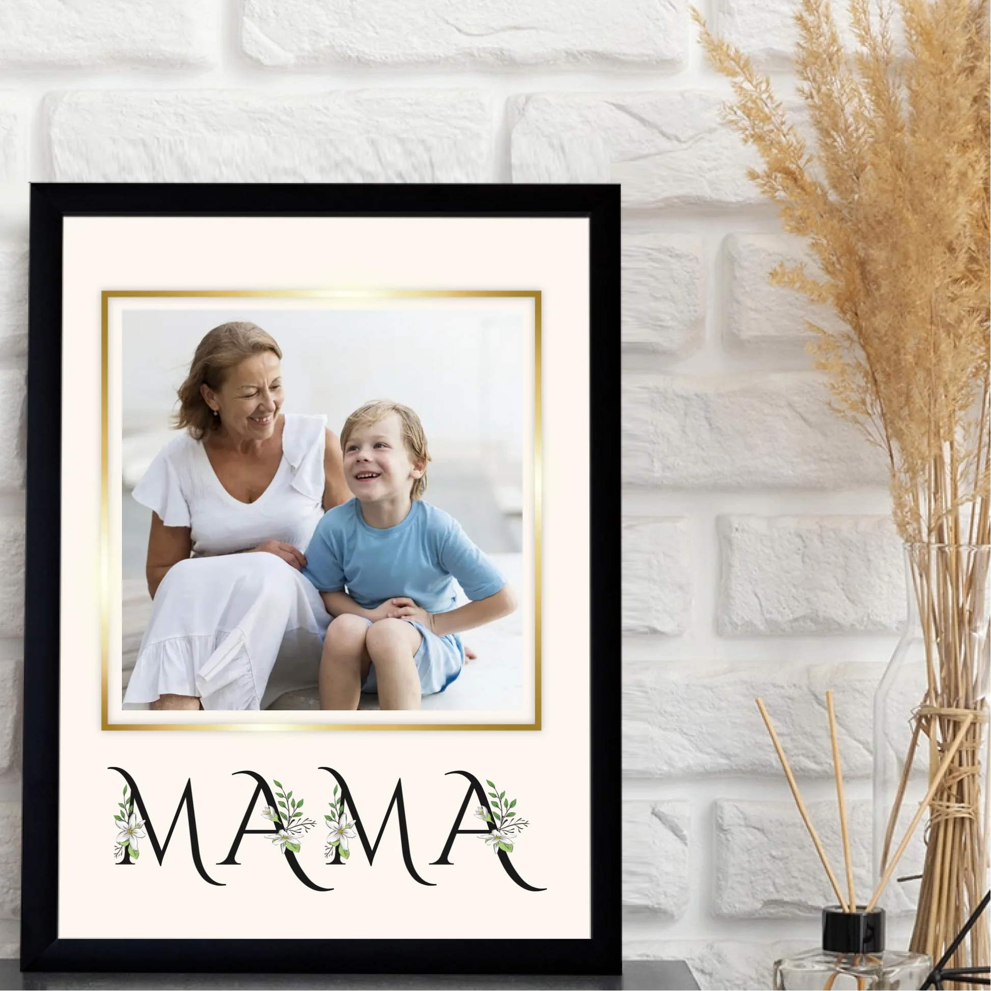 1-egyedi-ajandekok-frame-mockup-fekete