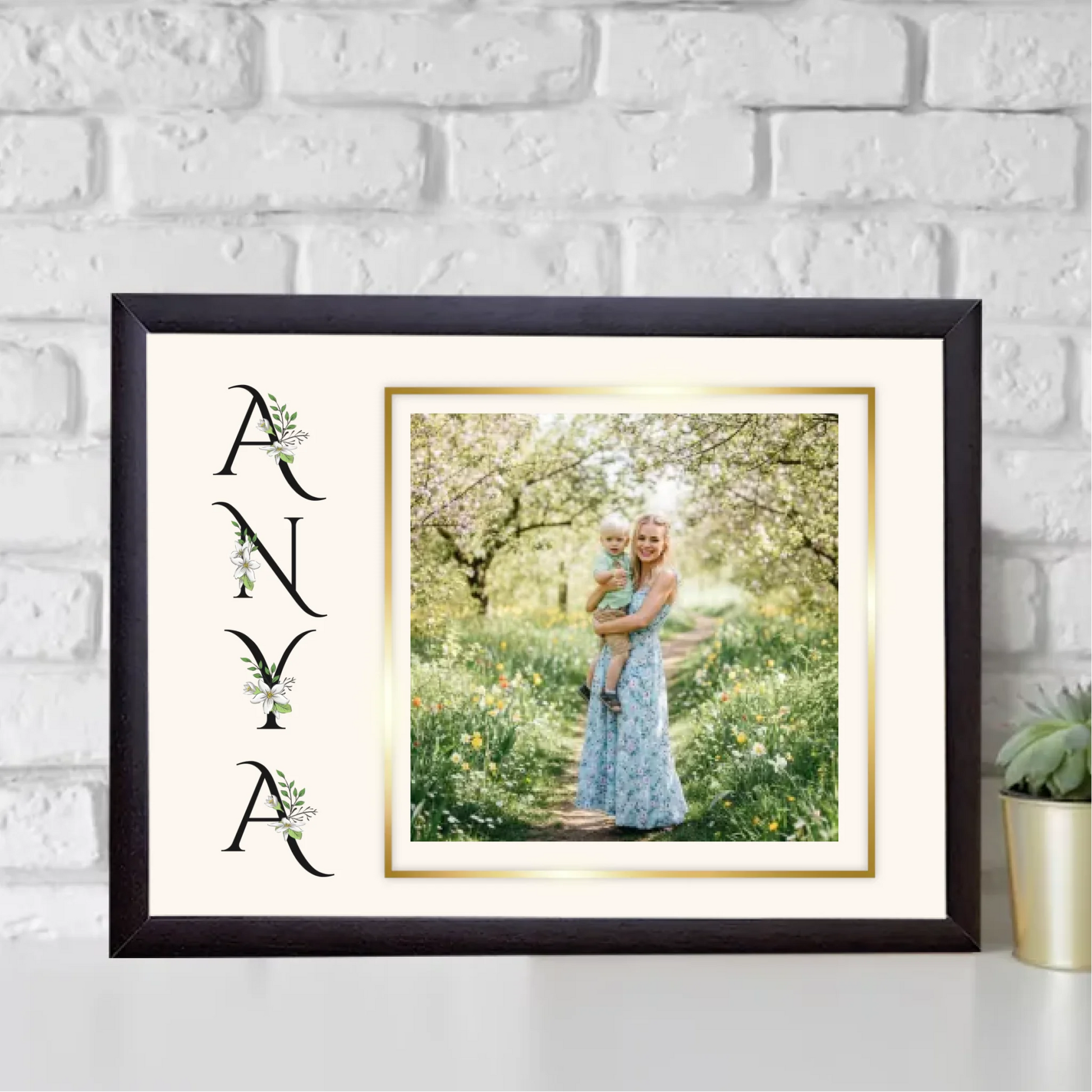 wenge-egyedi-ajandekok-frame-mockup-1