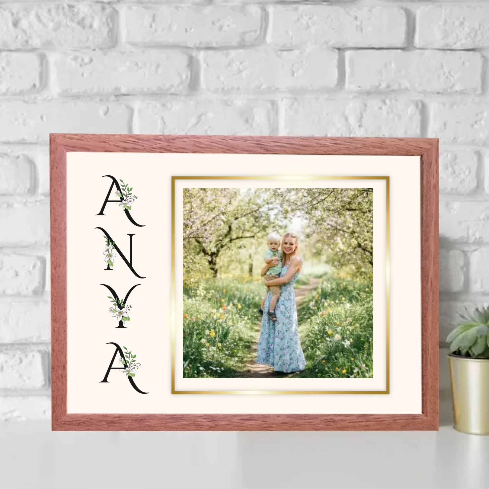 dio-egyedi-ajandekok-frame-mockup-1