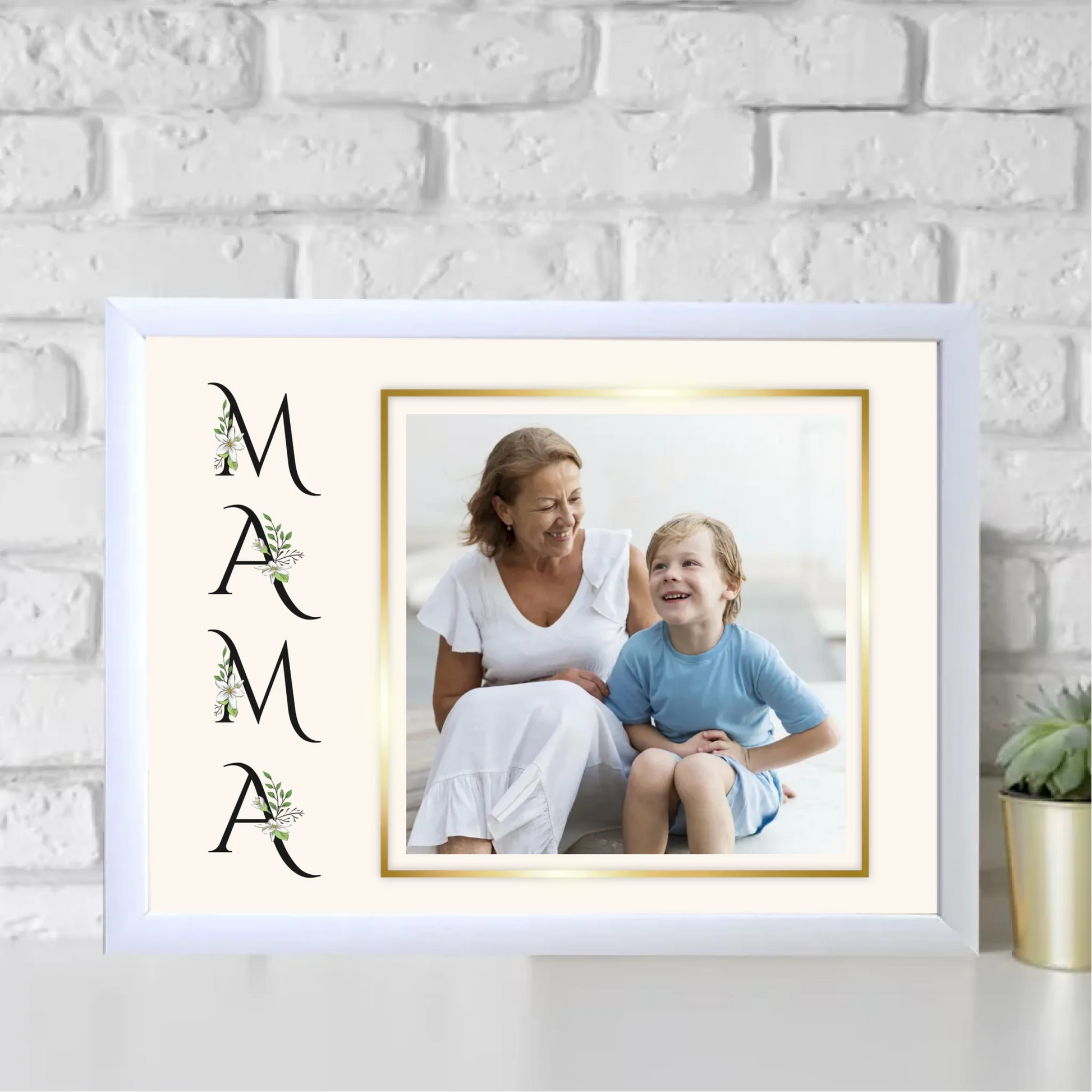 feher-egyedi-ajandekok-frame-mockup-1