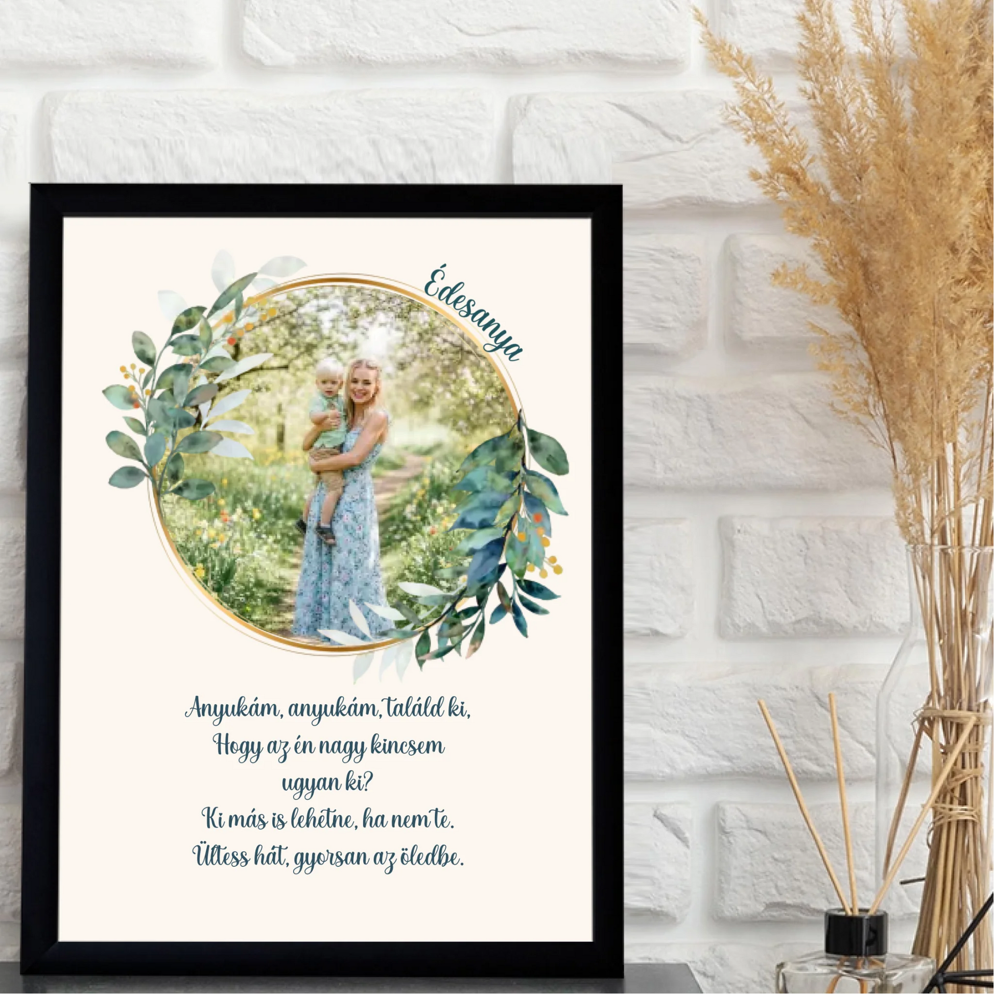 1-egyedi-ajandekok-frame-mockup-fekete