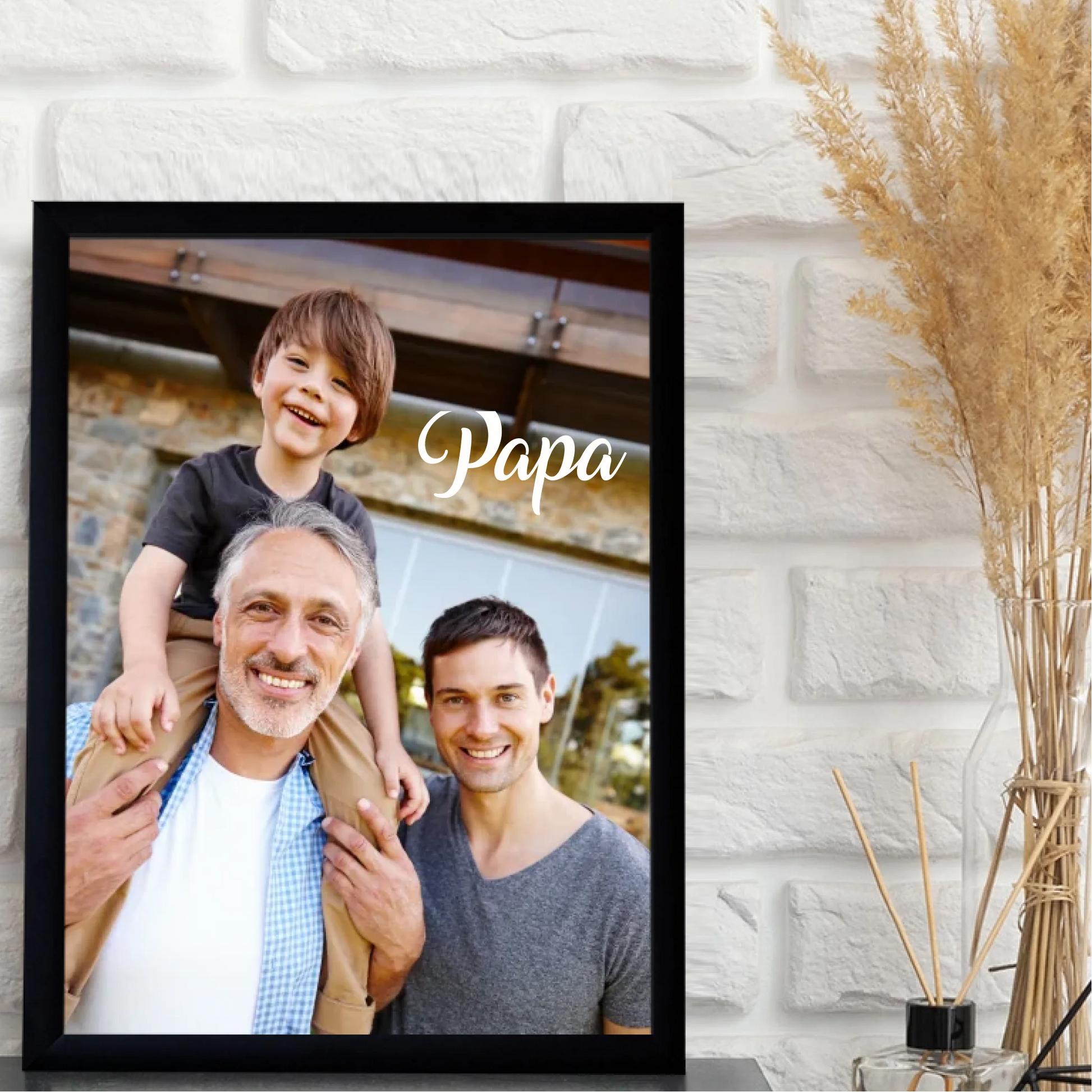 1-egyedi-ajandekok-frame-mockup-fekete